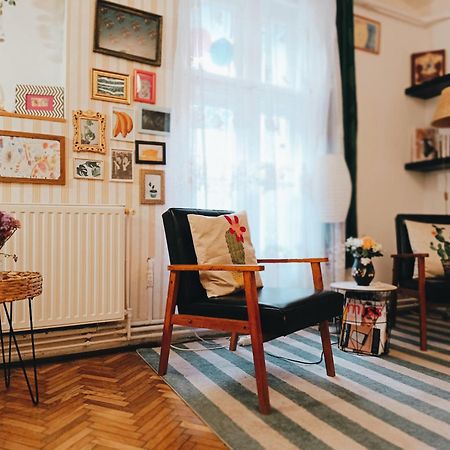 Flat In Historic Villa With Your Own Private Garden, Near City Park 布达佩斯 外观 照片