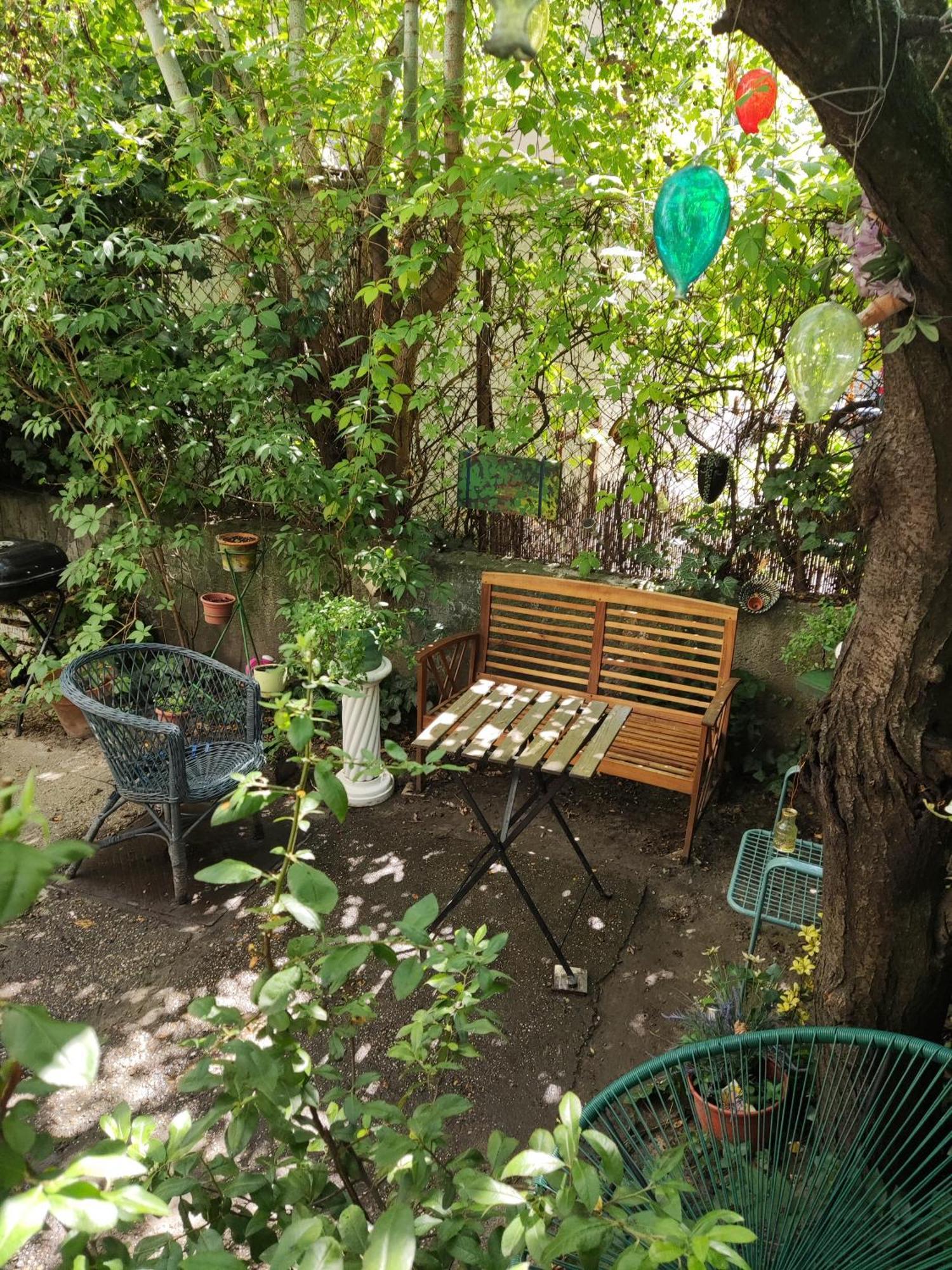 Flat In Historic Villa With Your Own Private Garden, Near City Park 布达佩斯 外观 照片